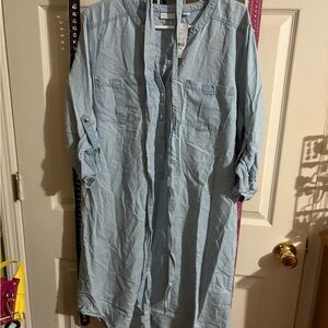 New York & Company Light Blue Casual‎ Button Down Shirt